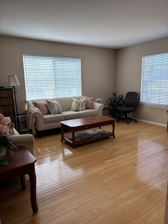 Photo - 1465 Oak Knoll Rd