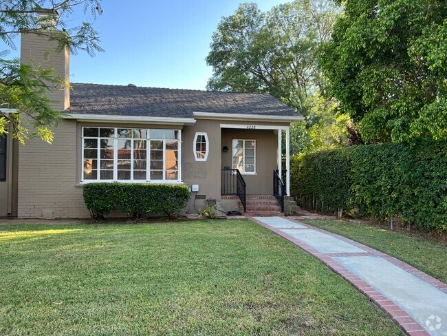 Building Photo - 4228 University Ave Rental