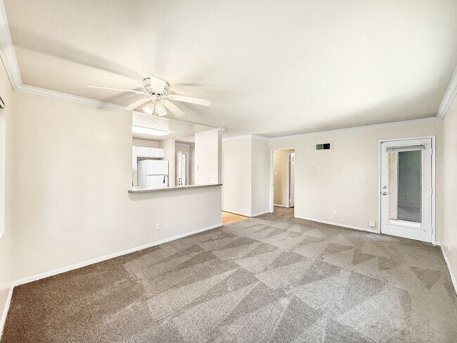 Photo - Gorgeous 1B/1BA Condo w/ Washer/Dryer, Walk-In Closet & Resort-Style Amenities!