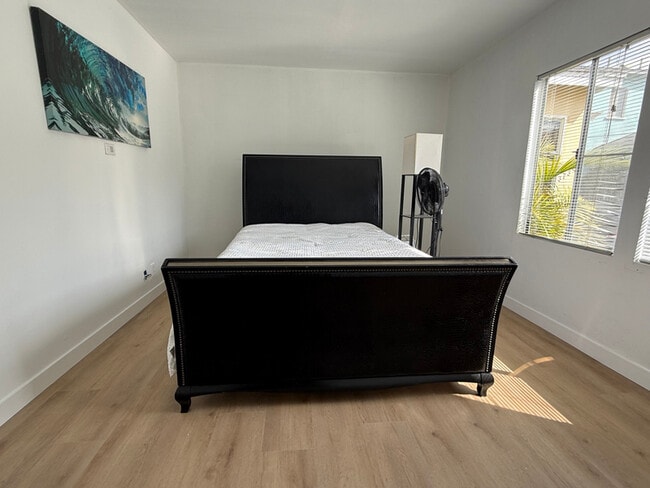 Photo - 3736 S Bentley Ave Unit 3738