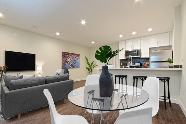 Photo - The Palm @ Valley Glen