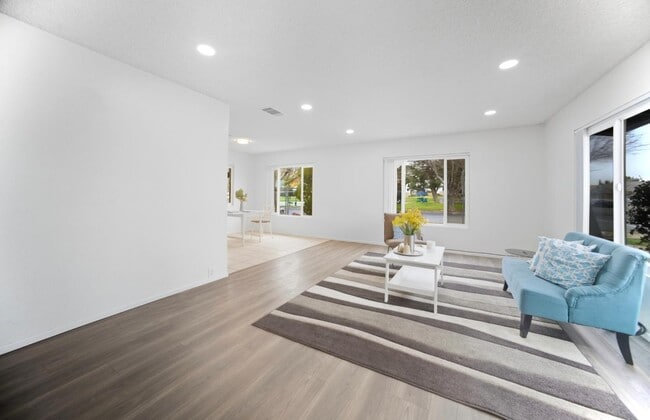 Photo - 26763 Cumberland Ln