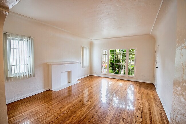 Photo - 330 N Genesee Ave