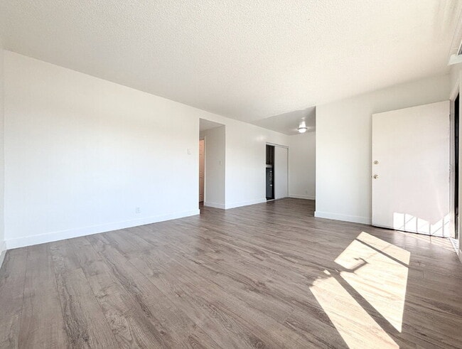 Photo - 820 Oakwood St Unit 3