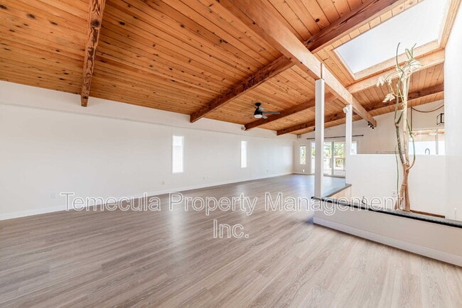 Photo - 2655 Loring St