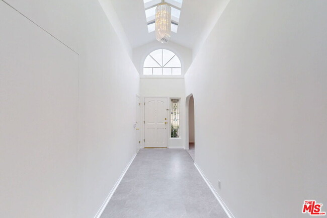 Photo - 10384 Northvale Rd