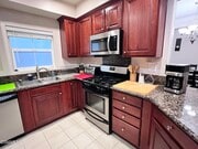 Photo - 14242 Burbank Blvd