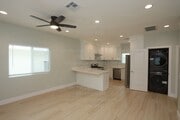 Photo - 9565 Mansor Ave