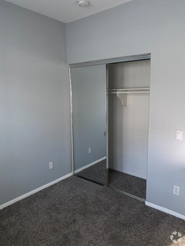 Building Photo - 9049 Catherine St Rental
