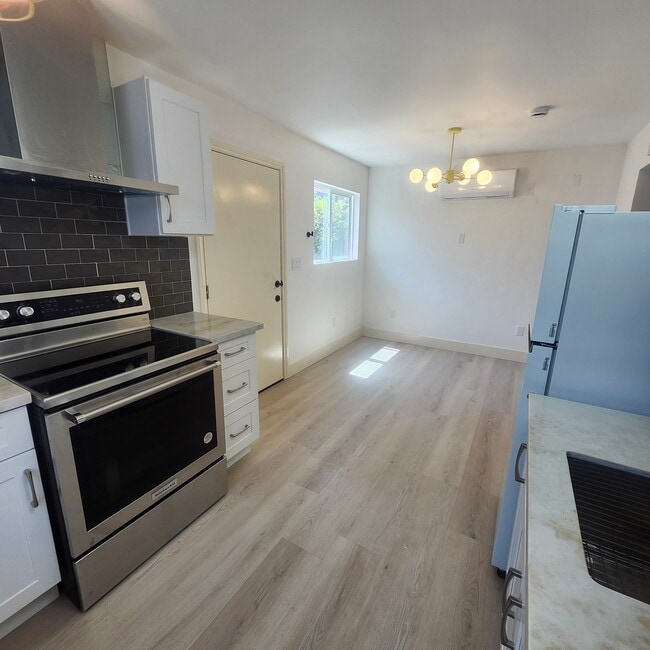 Photo - 1111 S Rimpau Blvd Unit 1111 and half S Rimpau
