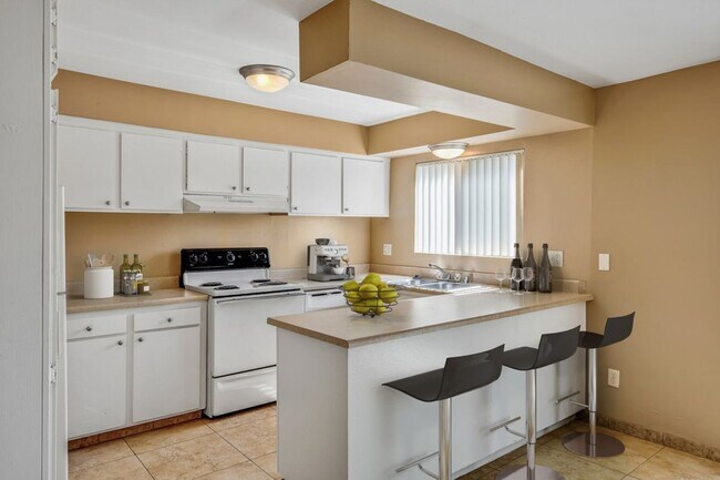 2+2 C - The Penthouse Apartments "Call for Specials"