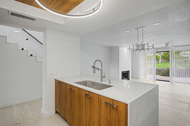 Photo - AVAILABLE NOW!! 2 Bedroom 3 Bathroom condo in Palm Springs!