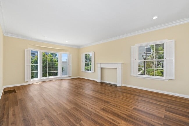 Photo - 8724 Shoreham Dr