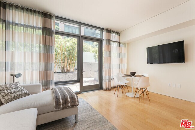 Photo - 1100 S Hope St Unit 407