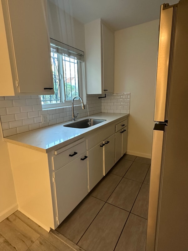 Photo - 7555 De Longpre Ave Unit 3