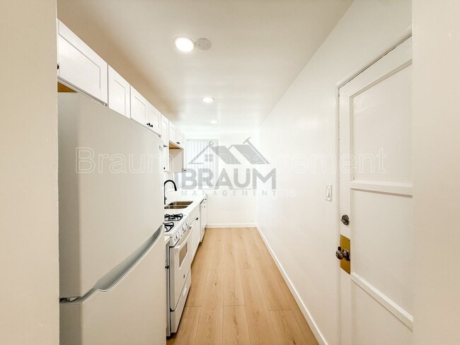Photo - 7333 Woodman Ave Unit 11