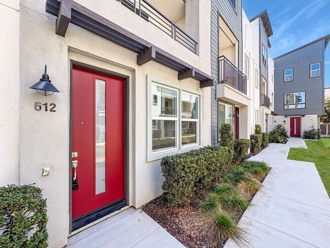 Stunning Escondido 3BR/3.5BA Home Availabl... - Stunning Escondido 3BR/3.5BA Home Availabl...