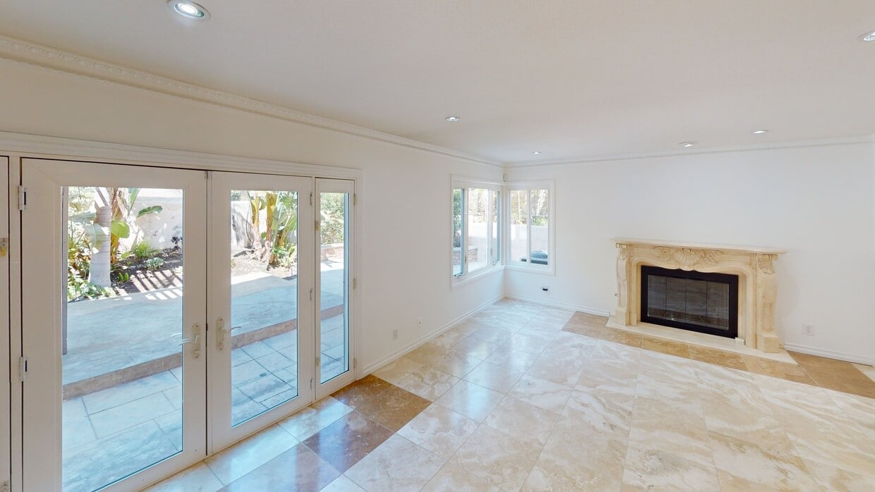 3D Tour - 19219 Dunure Pl