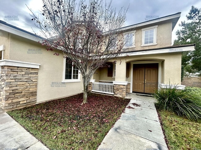 Photo - 34698 Yale Dr