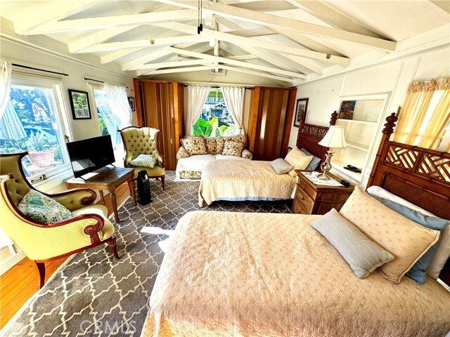 Photo - 455 Myrtle St