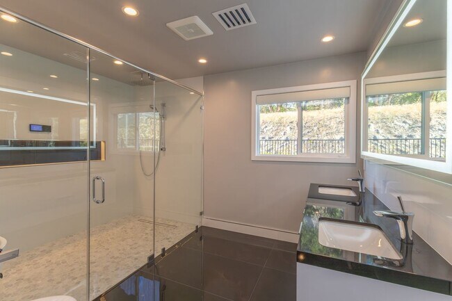 Photo - 481 Starlight Crest Dr