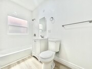Photo - 707 W 48th St