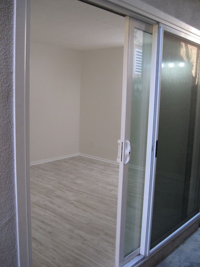 Photo - 2008 Manhattan Beach Blvd Unit C