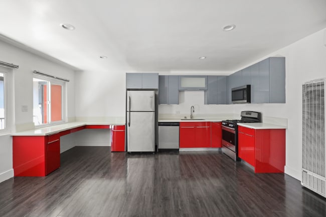 Photo - 1321 W 36th Pl Unit 2