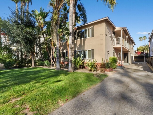 Photo - 4918 Tujunga Ave