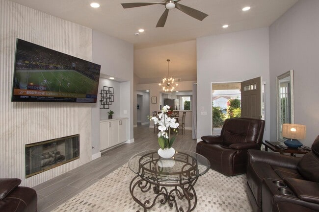 Photo - 164 Desert Falls Dr E