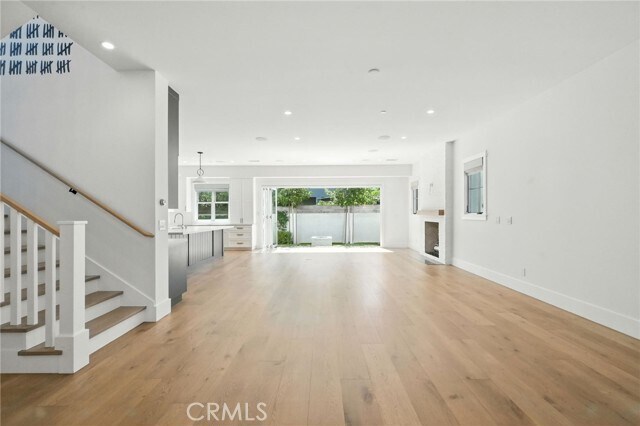 Photo - 391 La Perle Pl