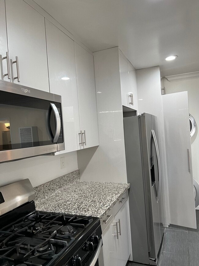 Photo - 522-528 N Alexandria Ave