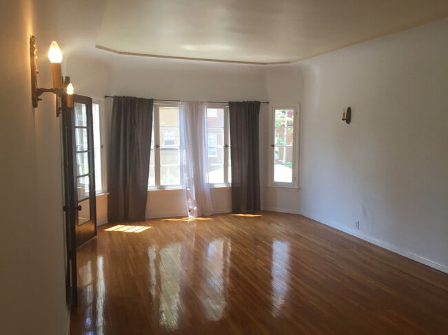 Photo - 325 S Cochran Ave