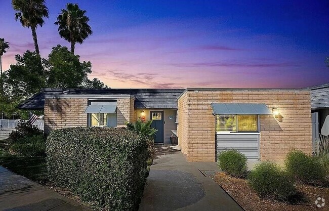Building Photo - 22400 Canyon Club Dr Rental