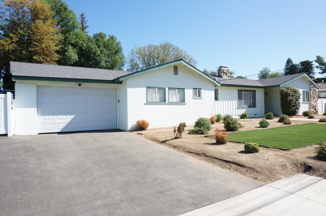 Photo - 18243 Superior St