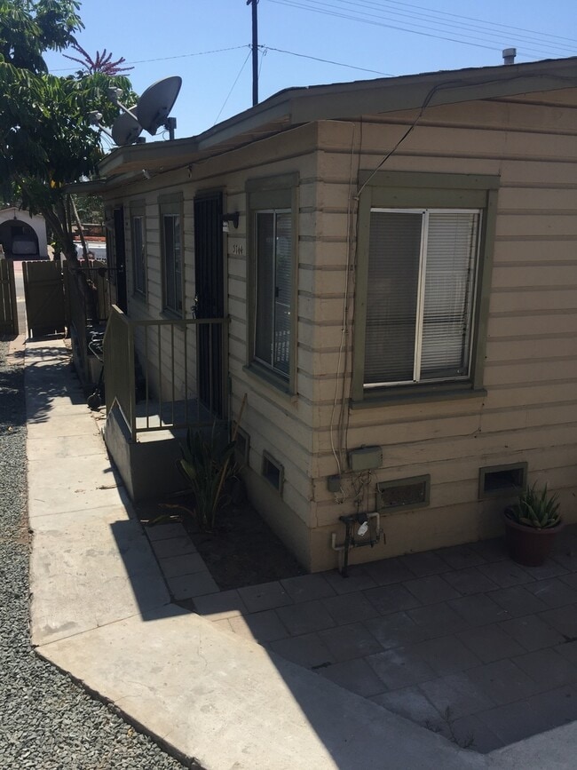 Photo - 3742-3748 Unit 3744