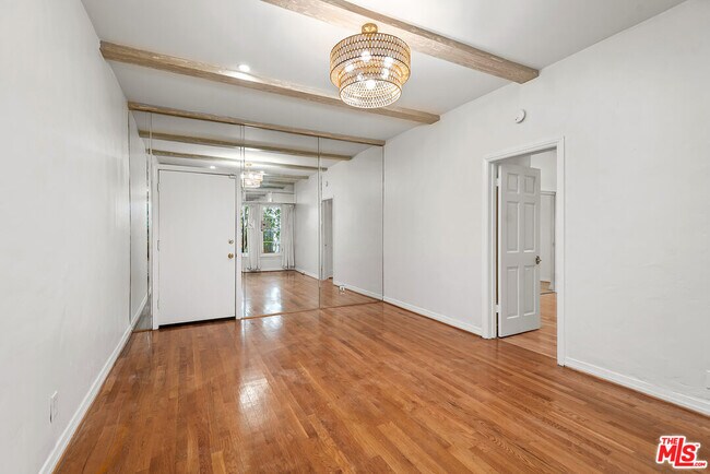 Photo - 340 N Oakhurst Dr Unit 103