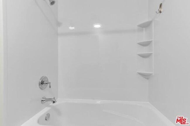 Photo - 15207 Magnolia Blvd Unit 209