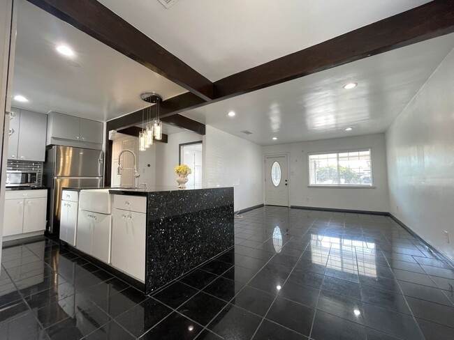 Photo - 8824 Tyrone Ave