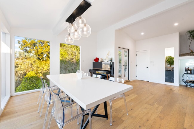 Photo - 3541 Multiview Dr