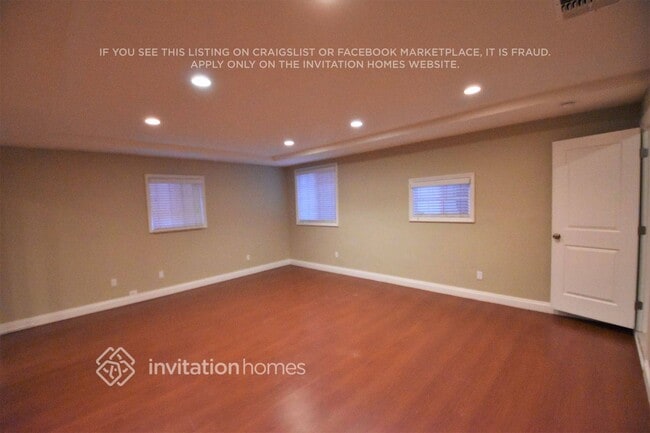 Photo - 7800 Radford Ave