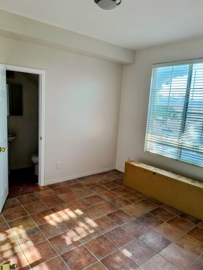 Building Photo - 6288 Susana St