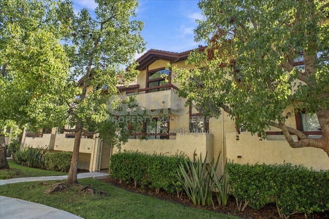 Building Photo - 18187 W Sundowner Way Unit 830