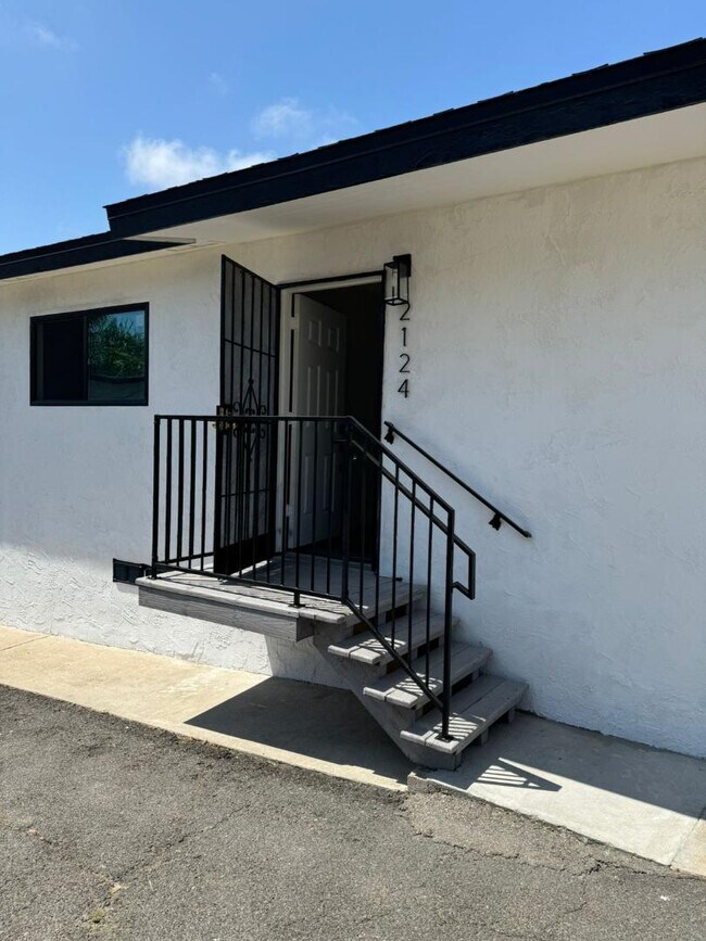 Photo - 2122 E 11th St