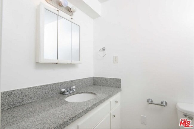 Photo - 1261 Laurel Ave Unit 20