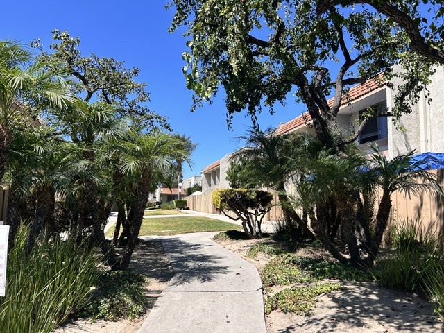 Building Photo - 209 W Channel Islands Blvd Unit Beautiful 2-Bedroom Coast