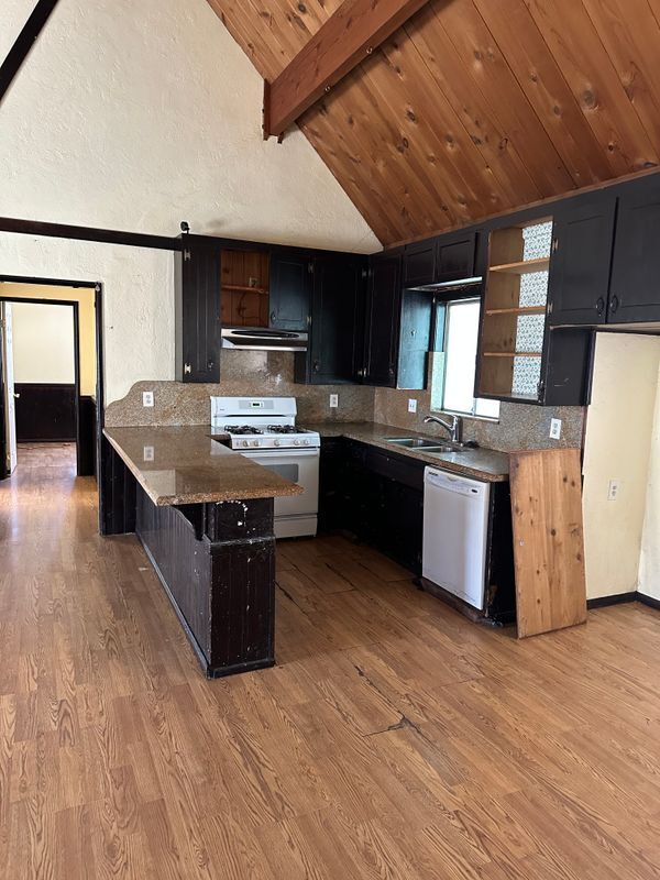 Photo - 200 E Country Club Blvd