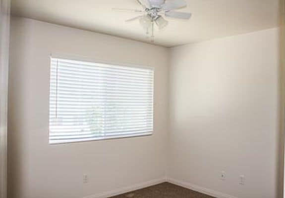 Building Photo - 1918 Kelly Ave Unit 5