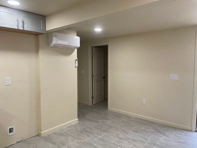 Photo - 7644 Church St