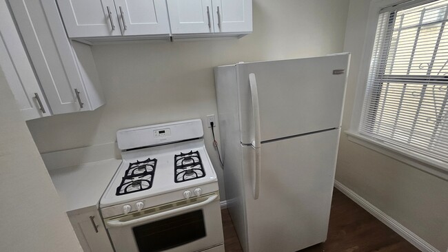 Photo - 727 S Coronado St Unit 102